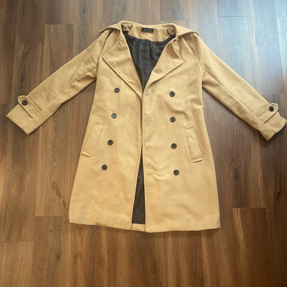 Long Tan colored coat, medium size